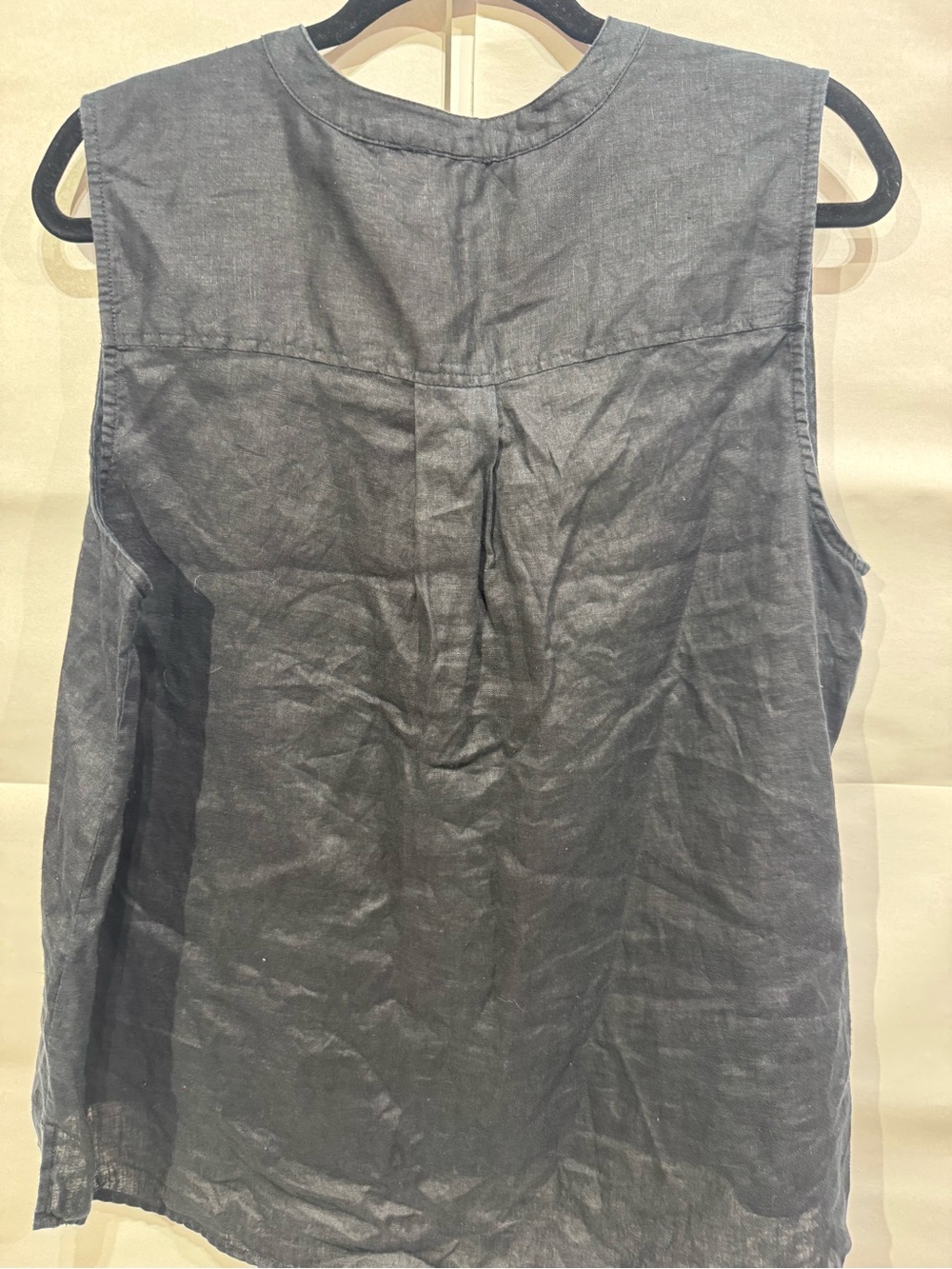 0203 Vince Camuto Black Sleeveless Split V-Neck Tank - Picture 5 of 5